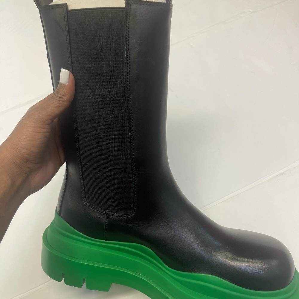Beautiful boots very sexy